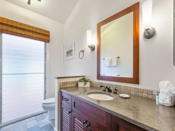 Lovely 2 Bedroom Condo in the Heart of Historic Lahaina Town