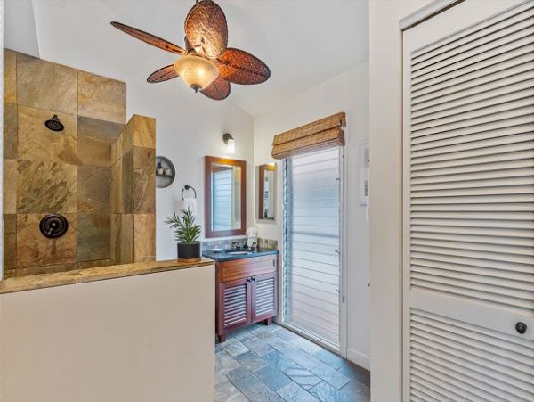 Lovely 2 Bedroom Condo in the Heart of Historic Lahaina Town