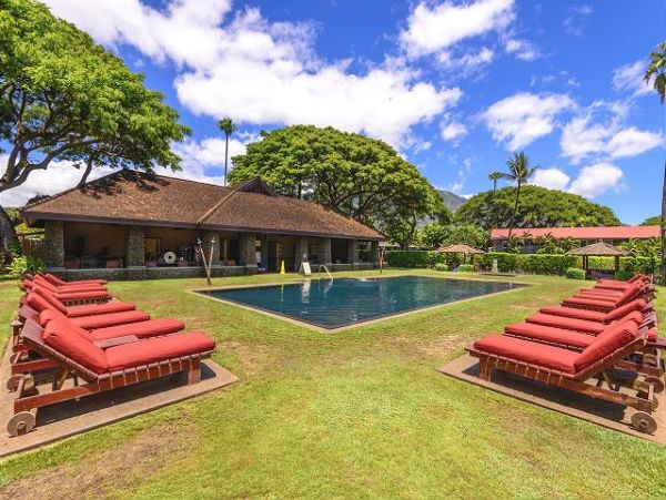 Lovely 2 Bedroom Condo in the Heart of Historic Lahaina Town