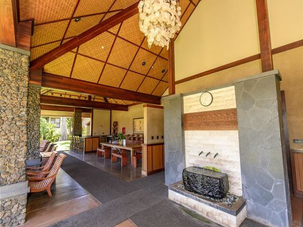 Lovely 2 Bedroom Condo in the Heart of Historic Lahaina Town