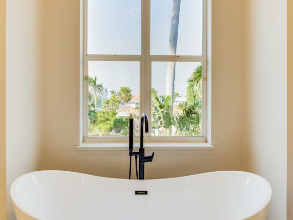 Luxury Vacation Home with Pool Walk to Naples White Beaches