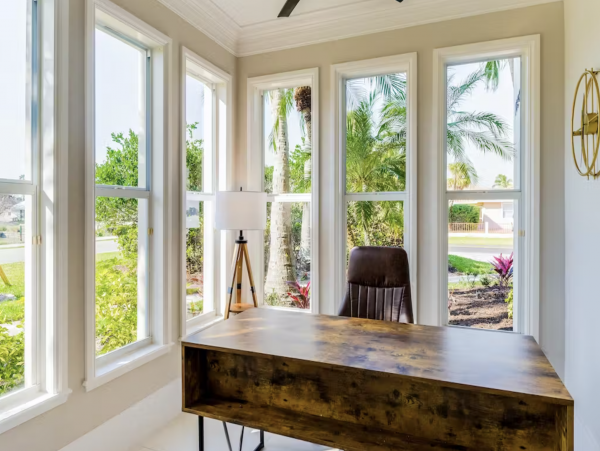 Luxury Vacation Home with Pool Walk to Naples White Beaches