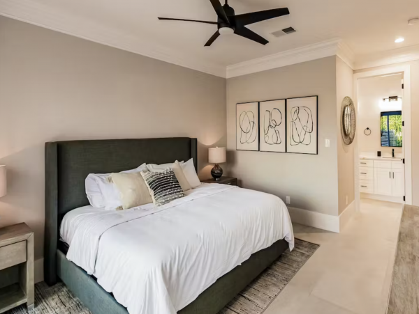 Luxury Vacation Home with Pool Walk to Naples White Beaches