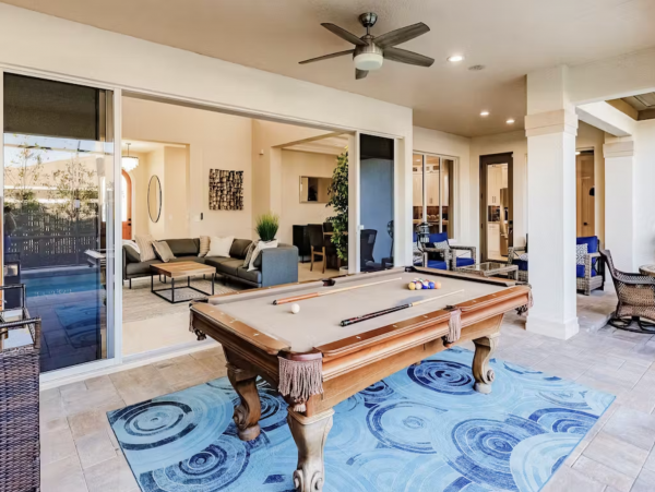 Luxury Vacation Home with Pool Walk to Naples White Beaches