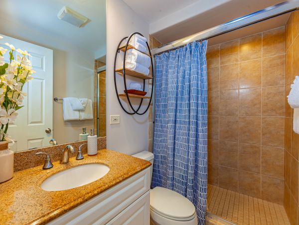 Kihe Stunning Vacation Rental with Beach Across the Street