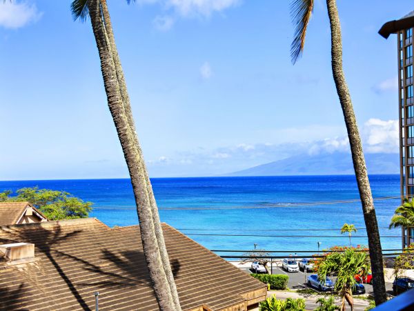Vacation Condo with Private Lanai & Views of the Ocean