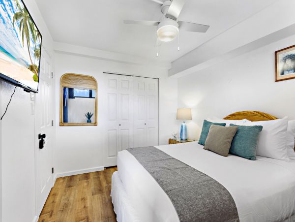 Vacation Condo with Private Lanai & Views of the Ocean
