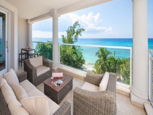 Experience a Luxurious Vacation in the Cayman Islands: Relax and Indulge in Style