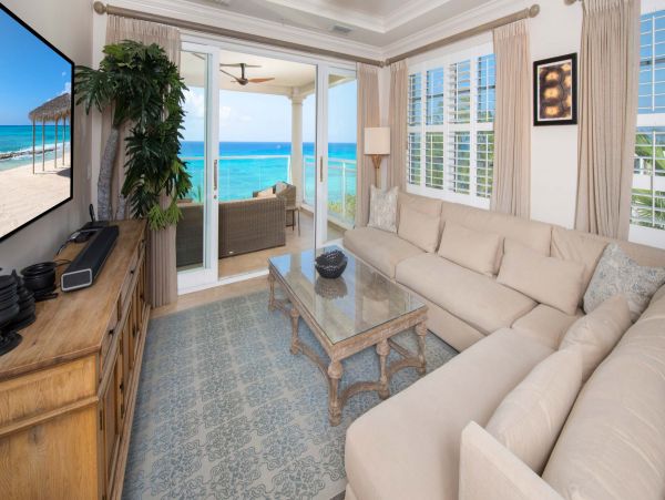 Experience a Luxurious Vacation in the Cayman Islands: Relax and Indulge in Style