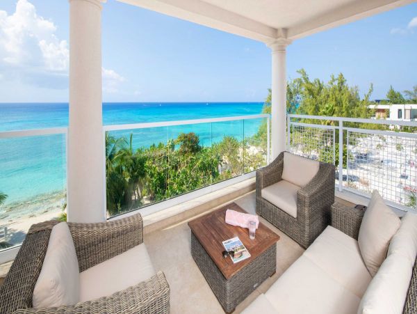 Experience a Luxurious Vacation in the Cayman Islands: Relax and Indulge in Style