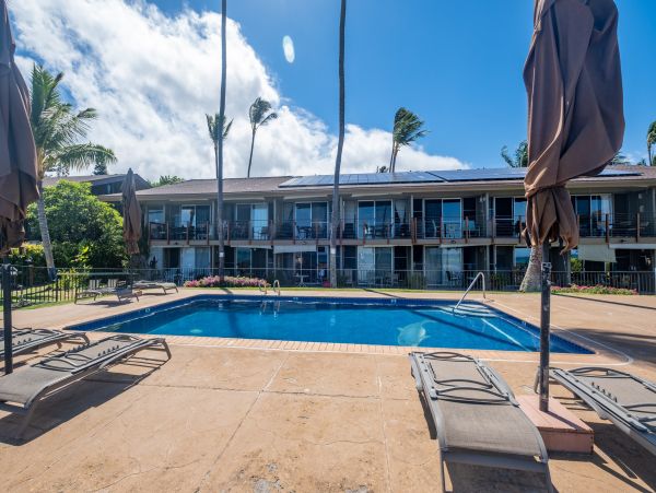 Charming Ground Condo with Ocean Views