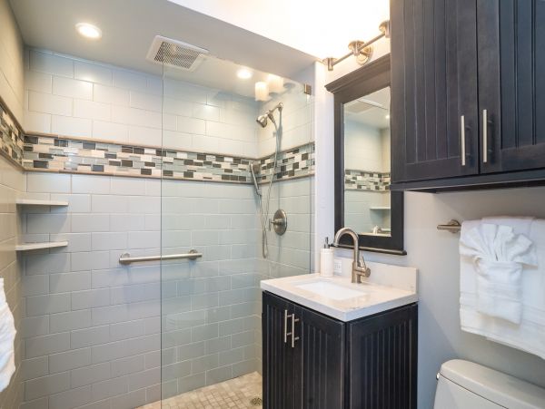 Charming Ground Condo with Ocean Views