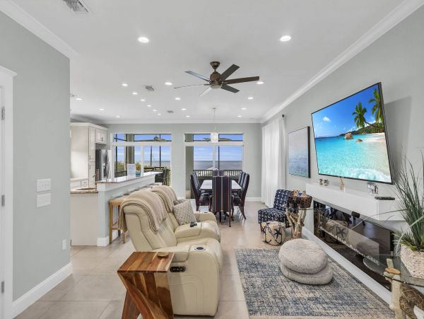 Luxury Four Bedroom Marathon Vacation Home With Boat Dock