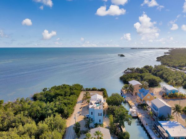 Luxury Four Bedroom Marathon Vacation Home With Boat Dock