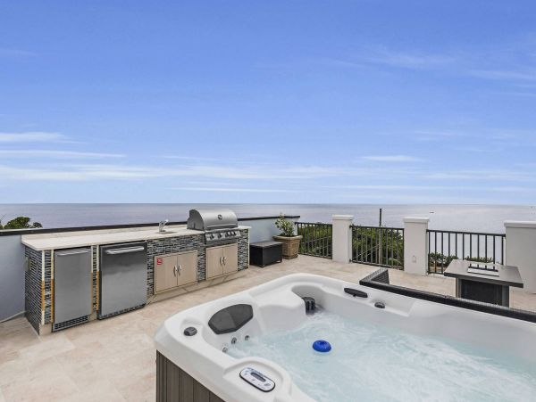 Luxury Four Bedroom Marathon Vacation Home With Boat Dock