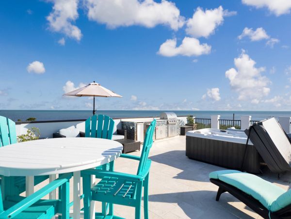 Luxury Four Bedroom Marathon Vacation Home With Boat Dock