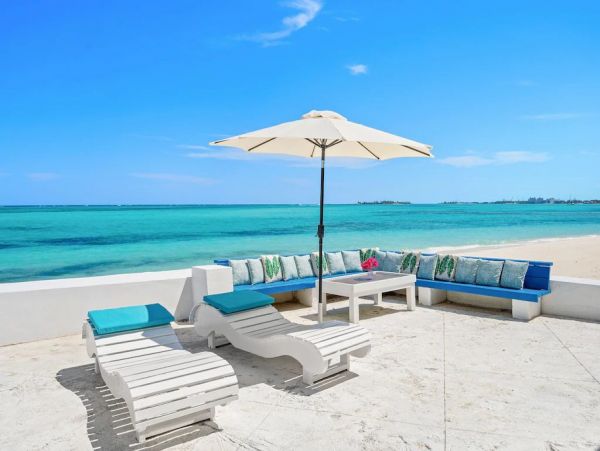 Beachfront Five Bedroom Lavish Vacation Rental on The Bahamas