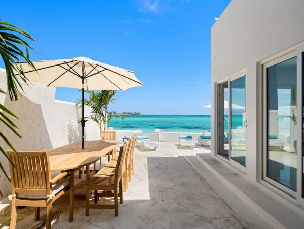 Beachfront Five Bedroom Lavish Vacation Rental on The Bahamas