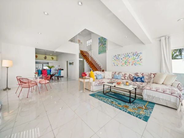 Beachfront Five Bedroom Lavish Vacation Rental on The Bahamas