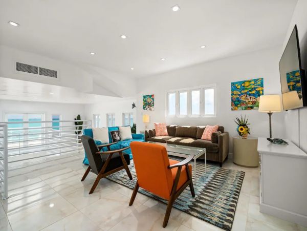 Beachfront Five Bedroom Lavish Vacation Rental on The Bahamas