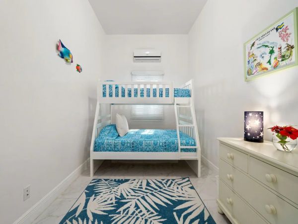 Beachfront Five Bedroom Lavish Vacation Rental on The Bahamas