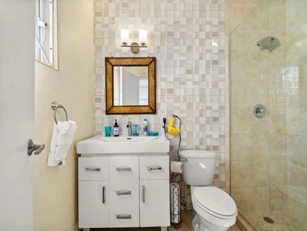 Beachfront Five Bedroom Lavish Vacation Rental on The Bahamas