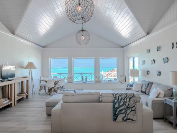 Luxury Vacation Rental with 5 Bedrooms & Full Ocean View