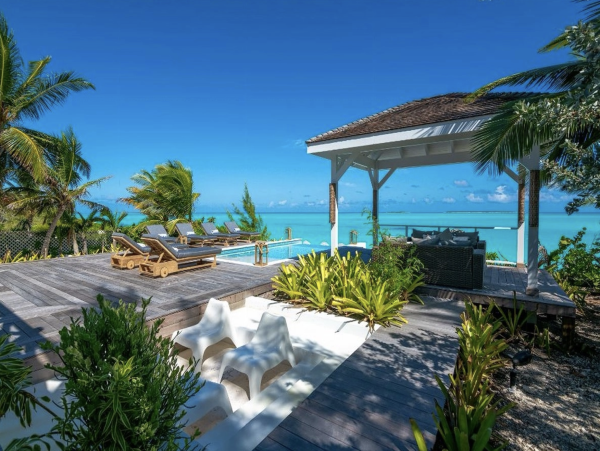 Luxury Vacation Rental with 5 Bedrooms & Full Ocean View
