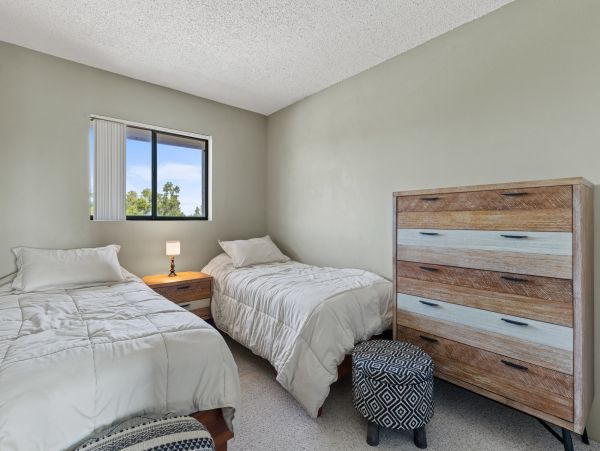 Sanibel Vacation Condo Two Bedroom Walk to Beach
