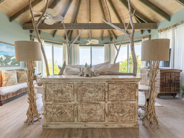 Bahamas Beachfront Vacation Rental Luxury Villa in Little Exuma