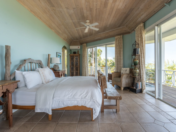 Bahamas Beachfront Vacation Rental Luxury Villa in Little Exuma