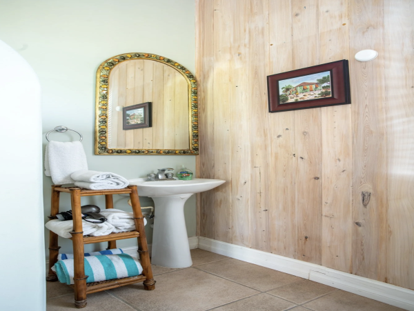 Bahamas Beachfront Vacation Rental Luxury Villa in Little Exuma