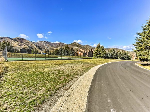 Mountain Views Park City Vacation Home Sleeps Sixteen Guests