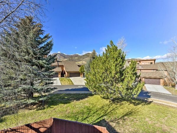 Mountain Views Park City Vacation Home Sleeps Sixteen Guests