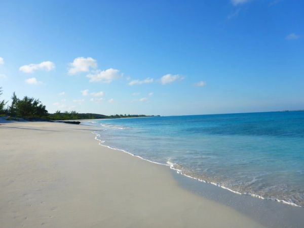 Luxury Exuma Beachfront Villa Rental with Private Pool