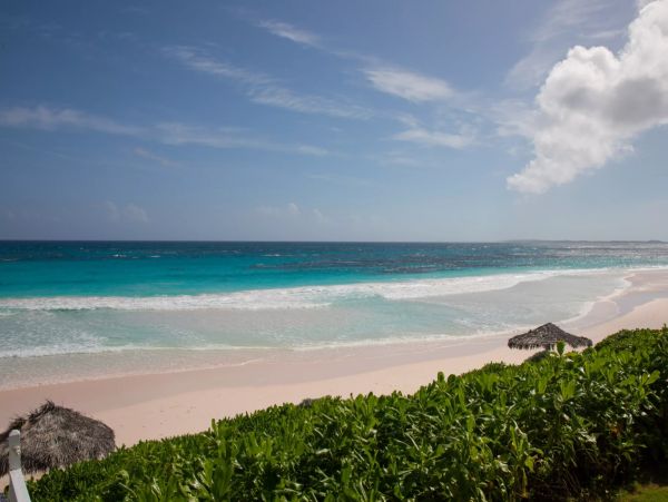 Beachfront Six Bedroom Vacation Rental in the Bahamas