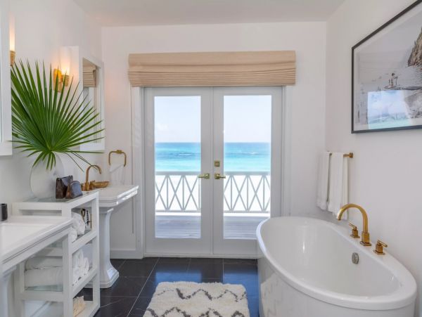 Beachfront Six Bedroom Vacation Rental in the Bahamas
