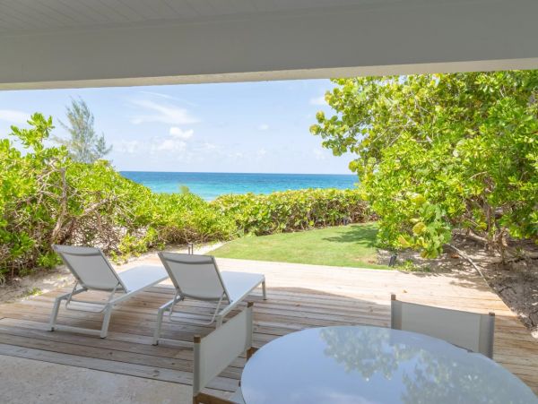 Beachfront Six Bedroom Vacation Rental in the Bahamas