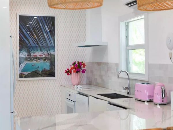 Beachfront Six Bedroom Vacation Rental in the Bahamas