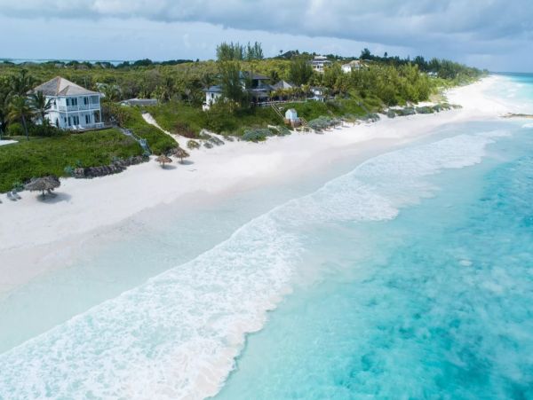 Beachfront Six Bedroom Vacation Rental in the Bahamas