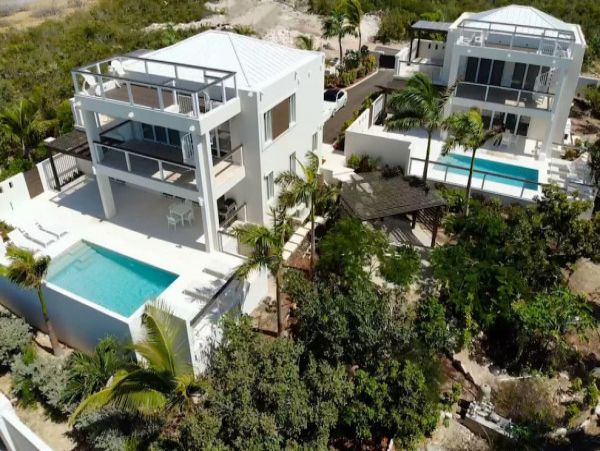 Turks and Caicos Vacation Home Six Bedroom Walk to Beach
