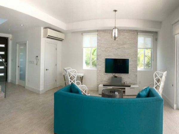 Turks and Caicos Vacation Home Six Bedroom Walk to Beach