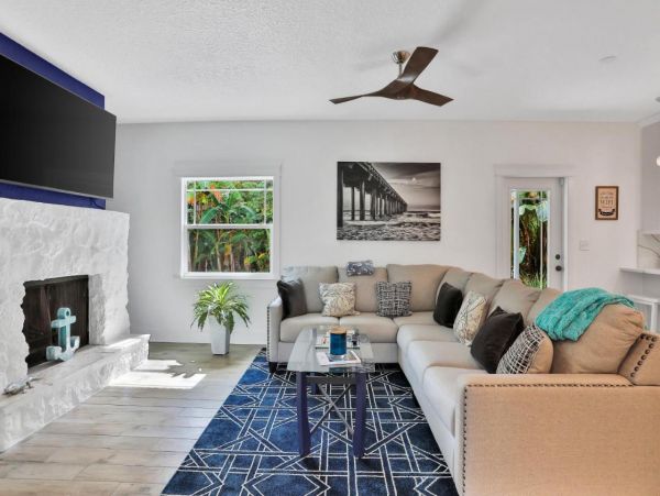 Luxury 4 Bedroom Estate with Private Pool in Port Rickey