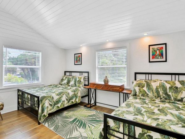 Luxury 4 Bedroom Estate with Private Pool in Port Rickey