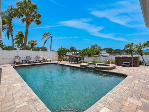 Water Front Largo FL Vacation Home Five Bedroom