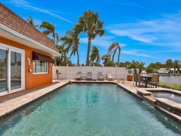 Water Front Largo FL Vacation Home Five Bedroom