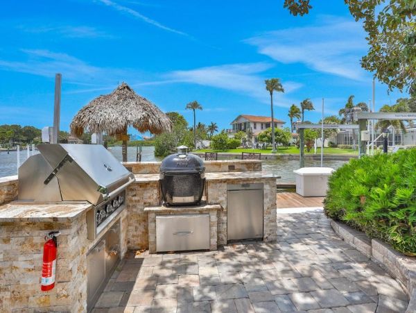 Water Front Largo FL Vacation Home Five Bedroom