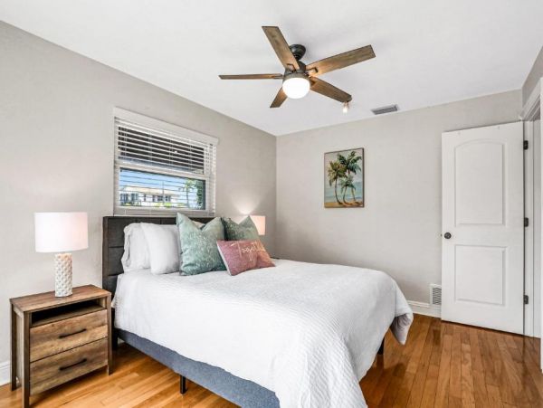 Water Front Largo FL Vacation Home Five Bedroom