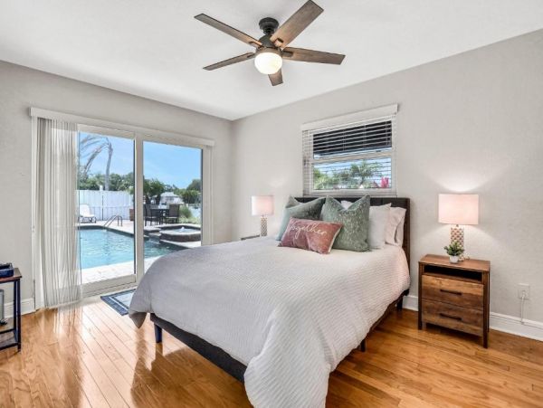 Water Front Largo FL Vacation Home Five Bedroom