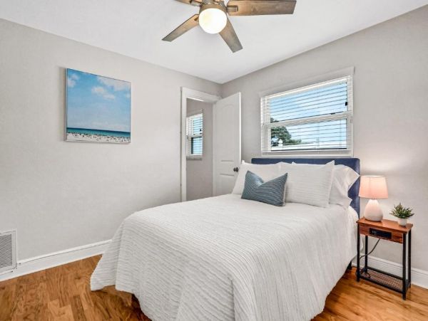 Water Front Largo FL Vacation Home Five Bedroom
